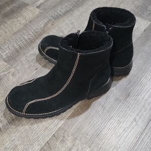 UGG Unisex Black Suede Boots